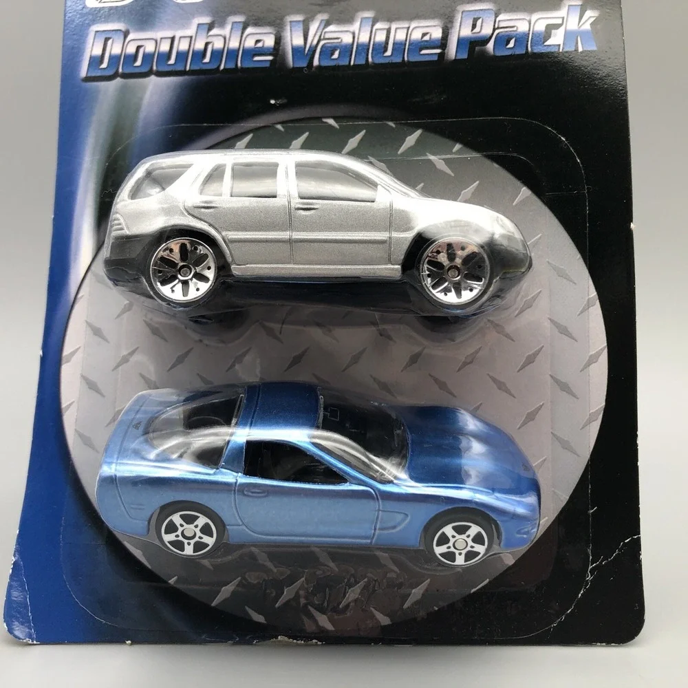 Maisto Double Value Pack Blue Corvette &‎ Silver Hummer Diecast 1/64 Scale